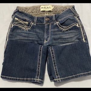 Ariat Womens Jeans. Size 28R. NWOT. Worn once to try on. They are mid rise.